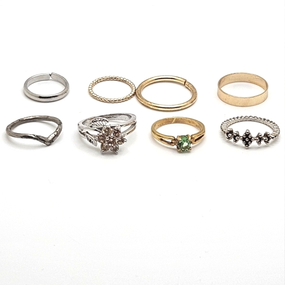 🟢3/$19🟢 Mixed Costume Ring Lot Various Sizes Gold Silver Gemstones - Picture 2 of 7